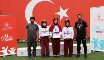 Darendeli kız öğrenciler Türkiye Şampiyonası’nda finale kaldı