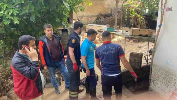 Diyarbakır belediyesi sel sonrası Cizre’de çalışmalara başladı