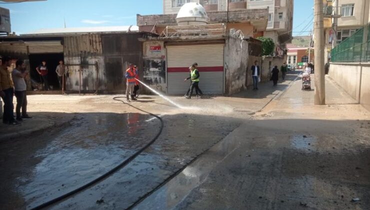 Diyarbakır ekipleri cizre’de sel sonrası temizlik yaptı