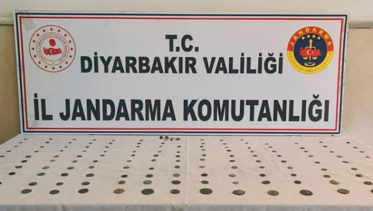Diyarbakır’da 150 adet sikke ve obje satmaya çalışan 2 şüpheli yakalandı