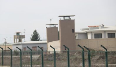 Diyarbakır’da cezaevinde zehirlenme alarmı : 115 kişi hastanelik oldu
