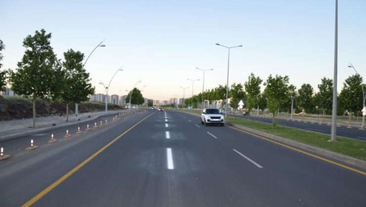 Diyarbakır’da güvenli ulaşım için yol çizgisi yenileniyor