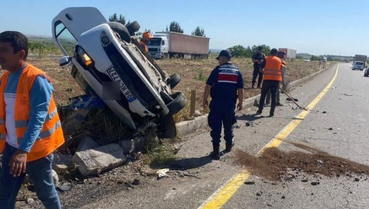 Diyarbakır’da iki otomobil çarpıştı: 3 yaralı