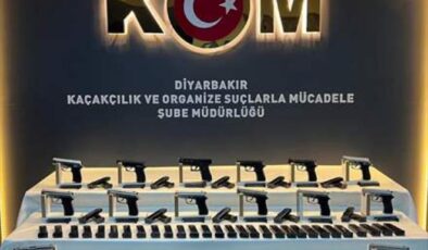 Diyarbakır’da salça kovalarına gizlenmiş 14 ruhsatsız tabanca ele geçirildi