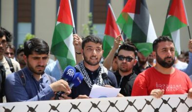 Diyarbakır’da üniversite öğrencileri İsrail’in Gazze’ye saldırılarını protesto etti