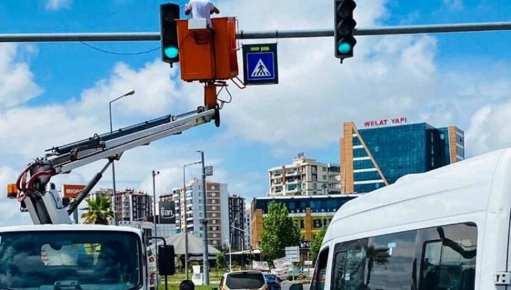 Diyarbakır’da yaya geçitlerine ledli aydınlatma