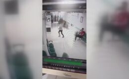 Doktora bıçaklı saldırı girişimi güvenlik kamerasında