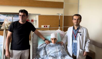 Doktorlar beyin kanaması geçiren zeyneb’i kurtardı