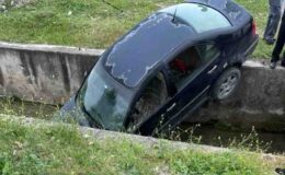 Elazığ’da araç su kanalına düştü: 1 yaralı