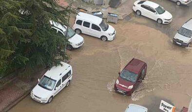 Elazığ’da şiddetli dolu ve sağanak felç etti
