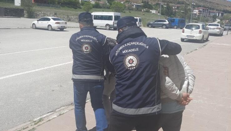 Erzincan’da kaçak göçmen taşıyan 2 kişi tutuklandı