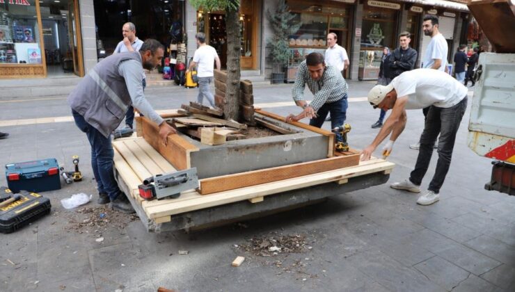 Gazi Caddesi bankları yenilendi