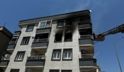 İtfaiye, yanan evdeki bebeği kurtardı