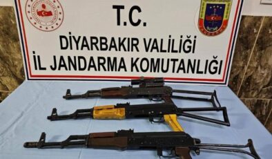 Jandarma Diyarbakır’da 3 adet AK-47 ele geçirdi