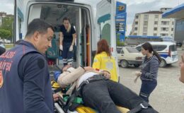 Kazada otomobile sıkışan sürücüyü itfaiye kurtardı