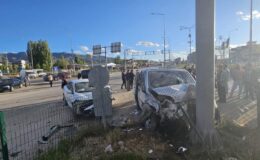 Kırmızı ışıkta geçen sürücü kaza yaptı: 4 yaralı