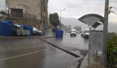 Kulp’ta şiddetli yağış hayatı olumsuz etkiliyor