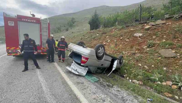 Malatya’da kontrolden çıkan araç takla attı