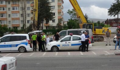Malatya’da otomobil yayalara çarptı: 2 yaralı