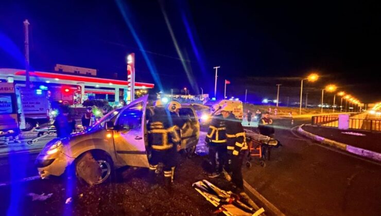 Mardin’de hafif ticari araç devrildi: 4 yaralı
