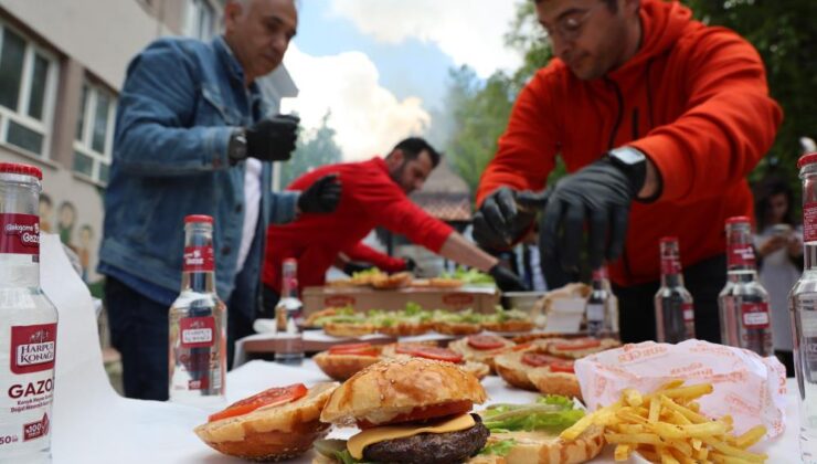 Öğrenciler hamburgerle tanıştı