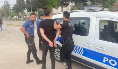 Sahte komiser, gerçek polislere yakalandı