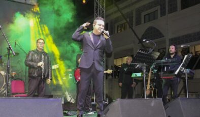 Şarkıcı Ferhat Göçer, Şırnak’ta konser verdi