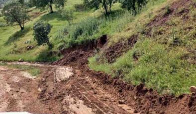 Siirt’te heyelan sonrası yollar ulaşıma açıldı