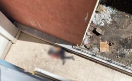 Tatvan’da 19 yaşındaki bir genç kendisini 5’inci kattan attı