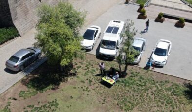Türkiye turunda karavanla gezgin çift Diyarbakır’da konakladı