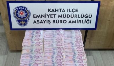 Üç dosyadan aranan kapkaççı yakalandı
