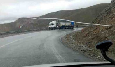 Van’da tır kazası: 2 yaralı