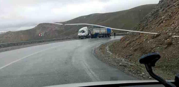 Van’da tır kazası: 2 yaralı