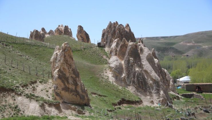 Van’ın peribacaları hayran bırakıyor