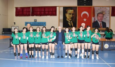 Bölge voleybol turnuvasında Dicle’nin Sultanları kupaları topladı