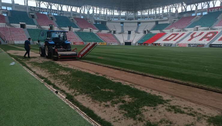 Diyarbakır Stadyumu’nda çim yenileme çalışmaları başladı