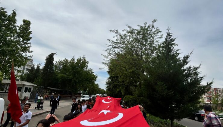Bismil’de 19 Mayıs Coşkusu gençlik yürüyüşü ile taçlandı