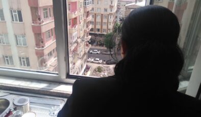 Komşuları camdan her baktıklarında 6 Şubat’ın acısını yaşıyorlar