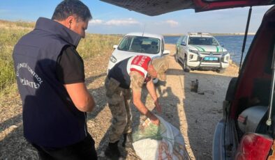 Yasağa rağmen balık avı yapanlara jandarmadan baskın