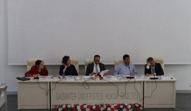Avukat adayları kurgusal davalarla mesleğe hazırlanıyor