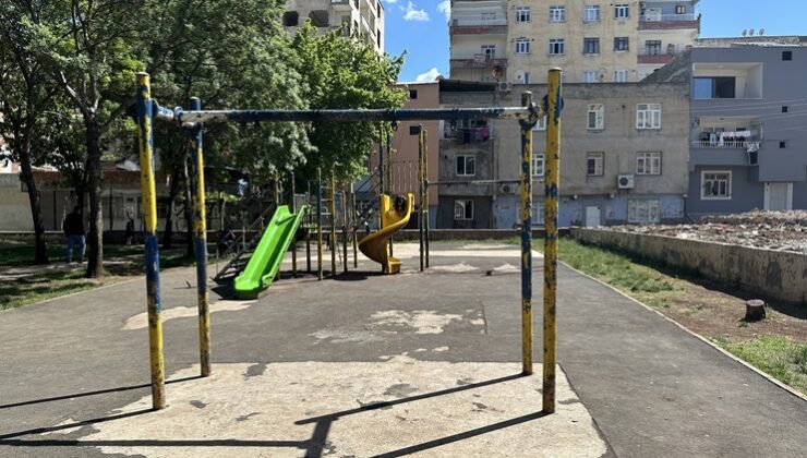 Bağlar’da bakımsız çocuk parkı