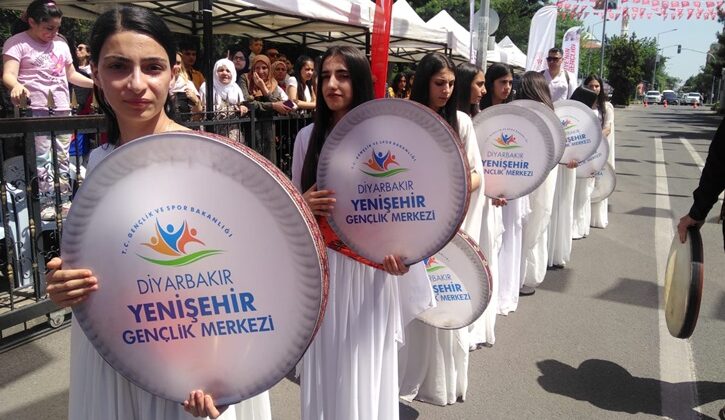 Diyarbakır’da 19 Mayıs kutlandı