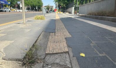 Hintli Baba Caddesi’nde engelli yolu yok?