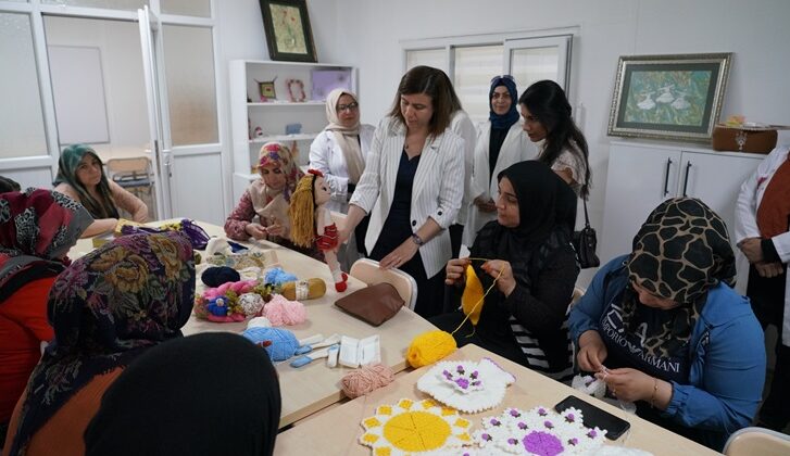 Serra Bucak kadın yaşam merkezlerini ziyaret etti