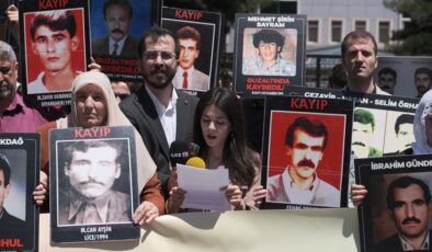 İHD Diyarbakır şubesi’nden Adlye önünde açıklama
