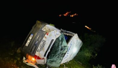 Şirvan’da minibüs şarampole yuvarlandı