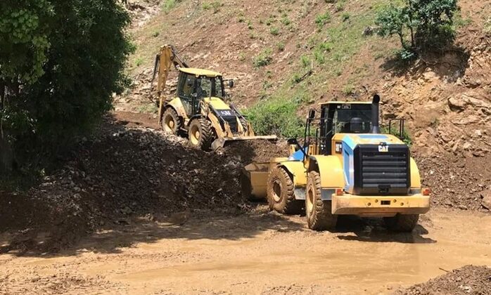 Kulp’ta heyelan nedeniyle kapanan yollar açıldı