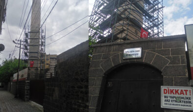 Devasa büyüklükte minaresi olan Parlı Safa Camii’nin tadilatı devam ediyor