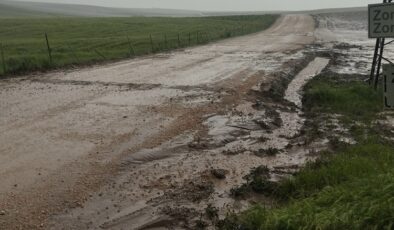 Bu mahallenin yol sorunu çözülmüyor