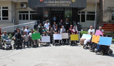Silvan’da “Engelliler Haftası” yürüyüşüne Eşbaşkanlarda katıldı
